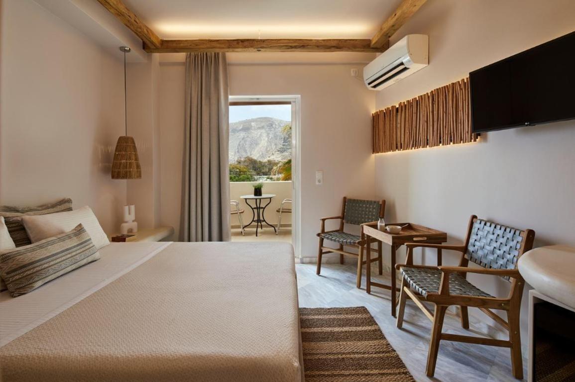Hermes Hotel Камарі Екстер'єр фото